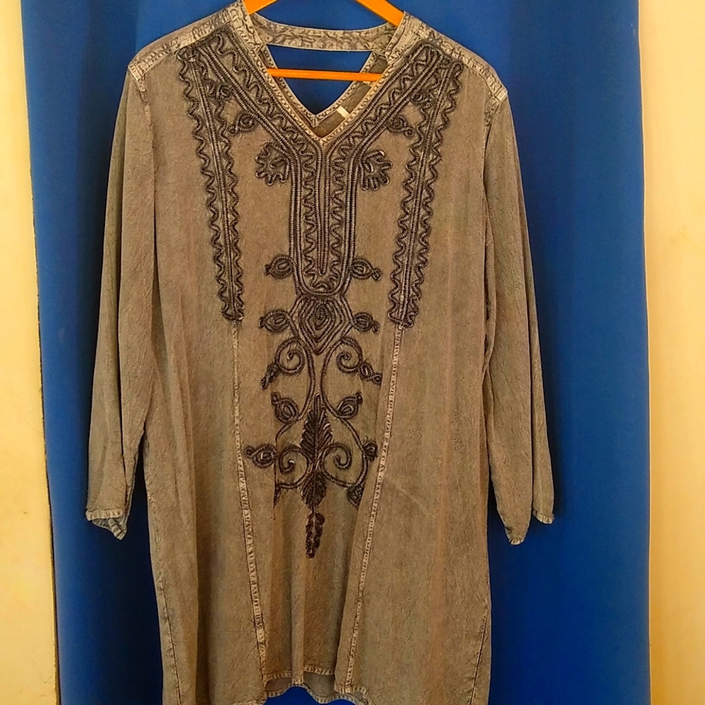 Boho embroidered tunic